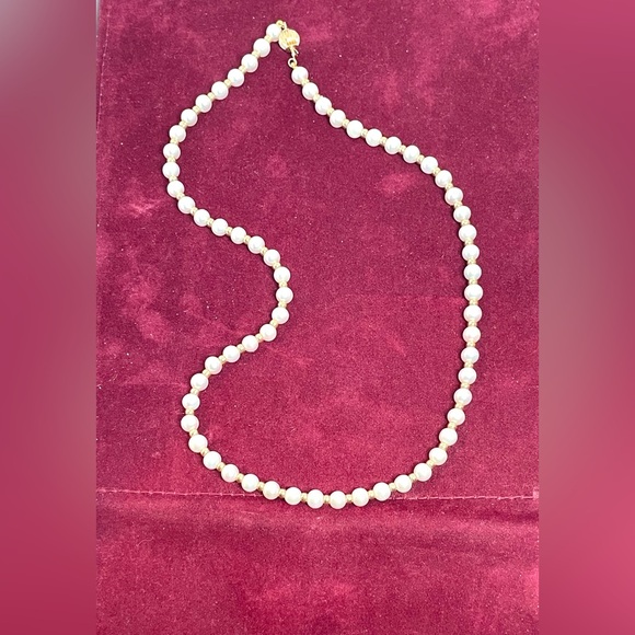 14k Yellow Gold White Pearl Necklace